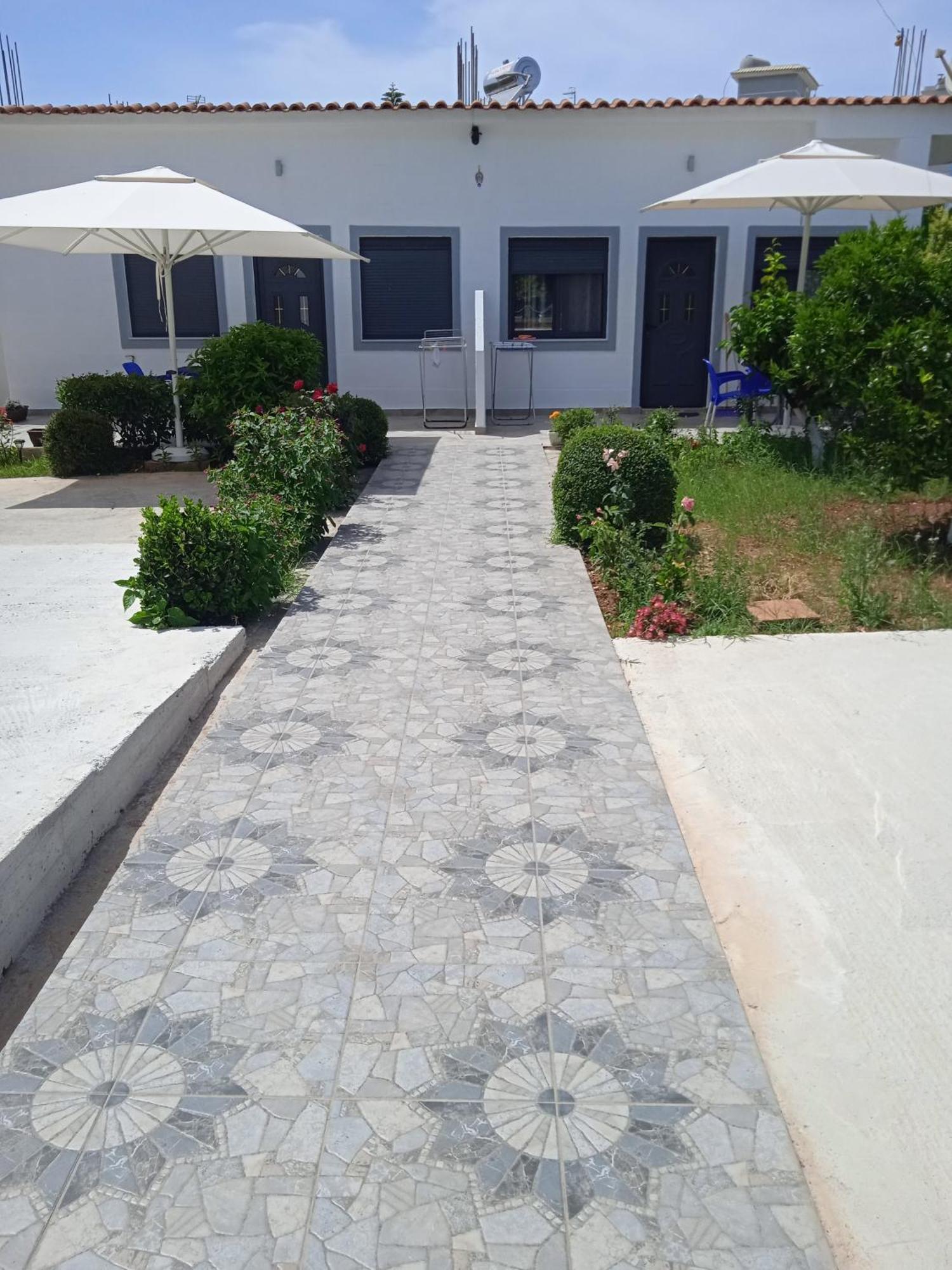 Vila F&M Ksamil Exteriör bild